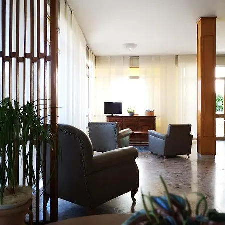 Aurora Hotel