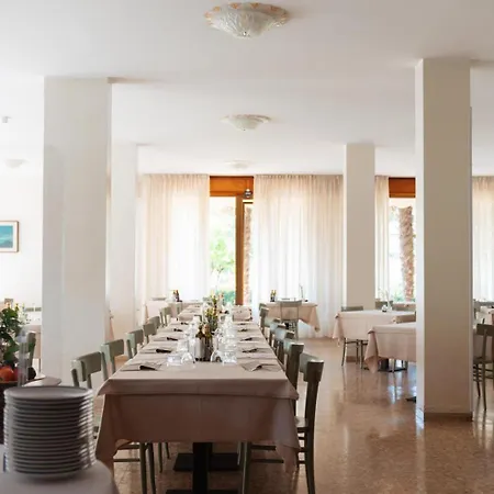 Hotel Aurora 3*